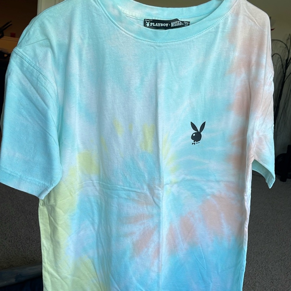Women’s Playboy x Missguided Tie-Dye Short Sleeve Tee. PERFECT NEW CONDITION!!!